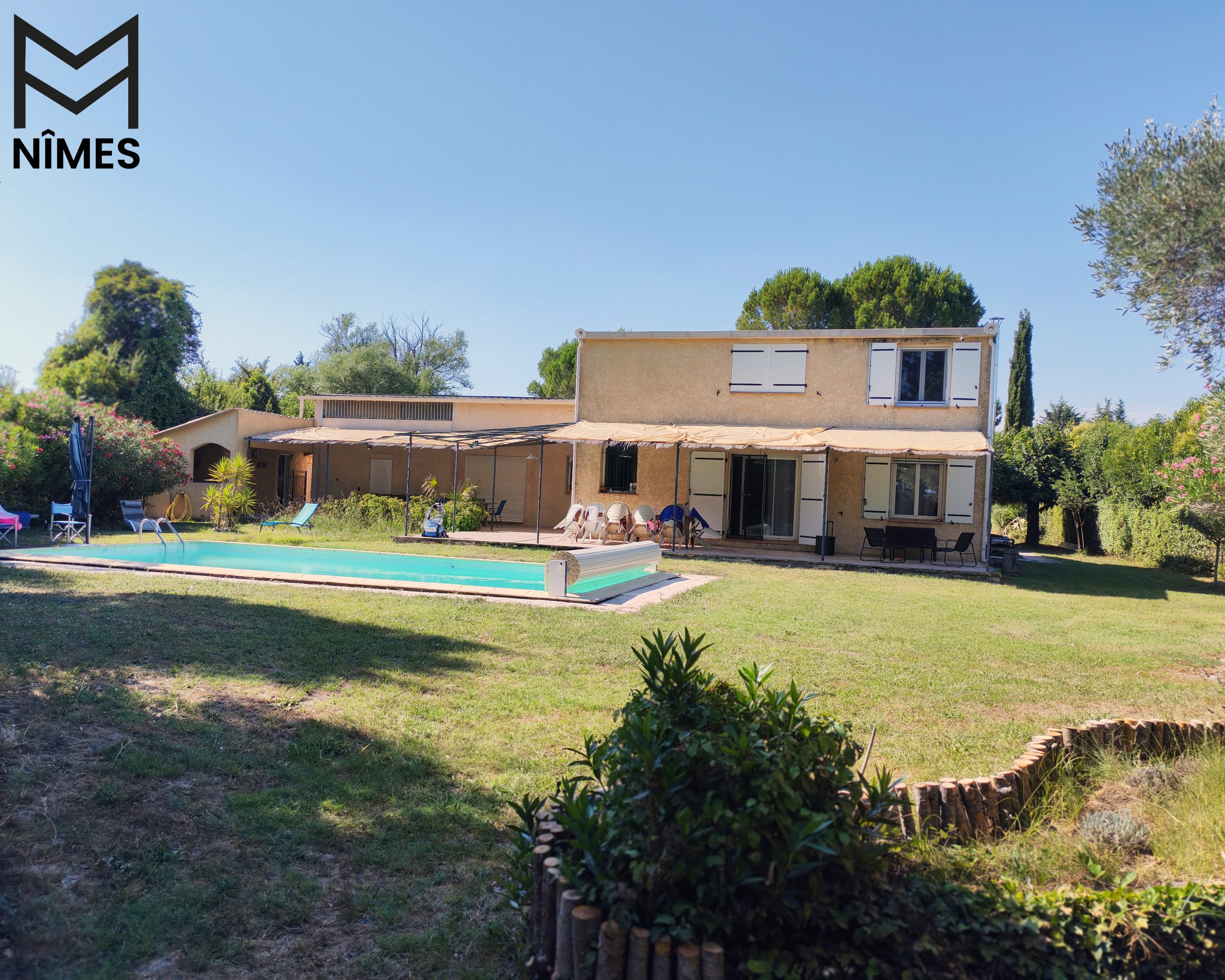 Maison moderne avec piscine à Nîmes